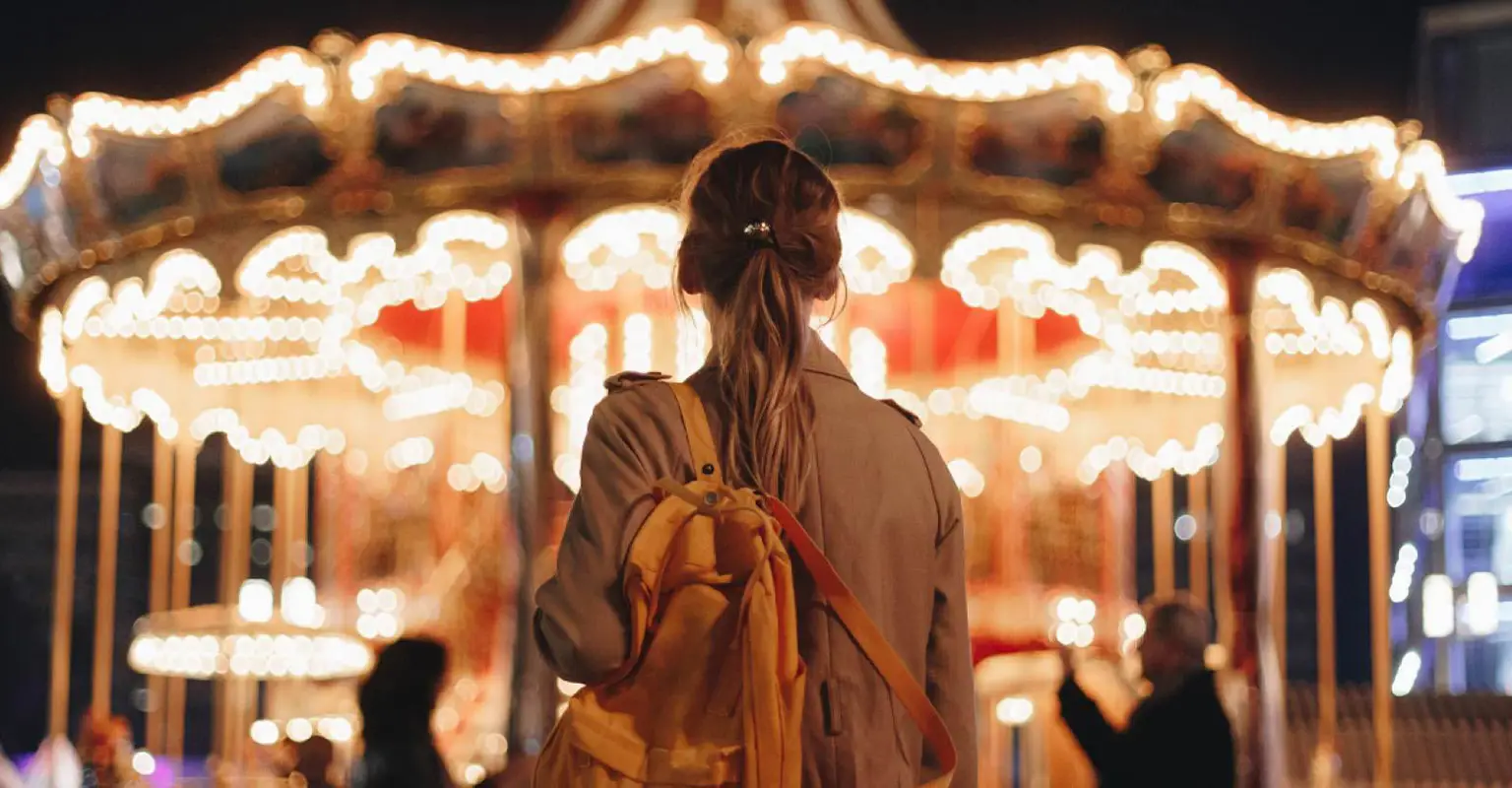 นักการตลาดห้ามพลาด! ถึงเวลาแห่งสวนสนุกและงานรื่นเริงจะกลับมาในงานโฆษณาอีกครั้ง_cover