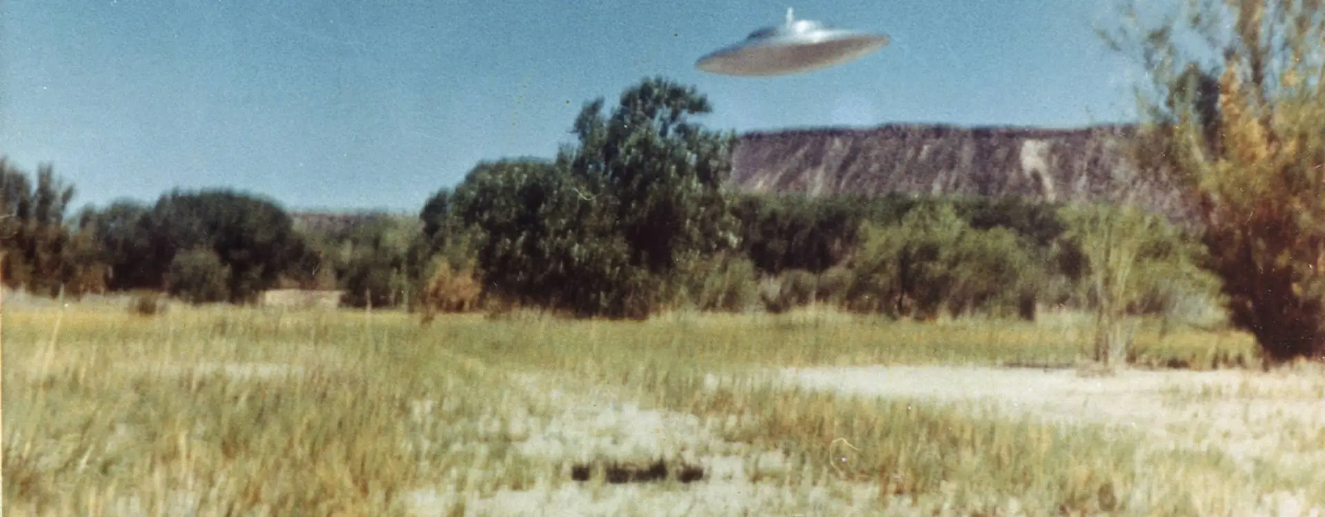 ประวัติศาสตร์ชวนสงสัยกับการเล่าเรื่องผ่านภาพถ่าย UFO image cover