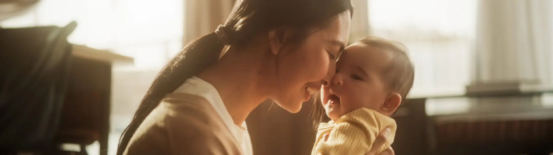 การเลือกรูปภาพประกอบวันแม่ สื่อสารอย่างไรให้อบอุ่นใจ_cover