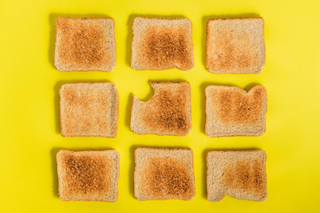 Top,View,Of,A,Pattern,Of,Various,Slices,Of,Toasted