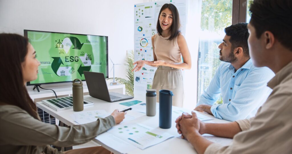 Asian,Woman,Lead,Young,Group,Of,Multiethnic,Businesspeople,In,Team