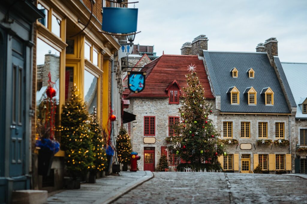 A,Charming,Old,Street,Adorned,With,Vibrant,Christmas,Decorations,And